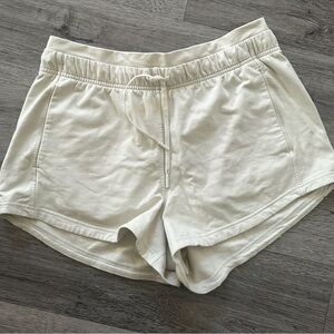 Inner Glow High-Rise Short 3" in BONE Size 10